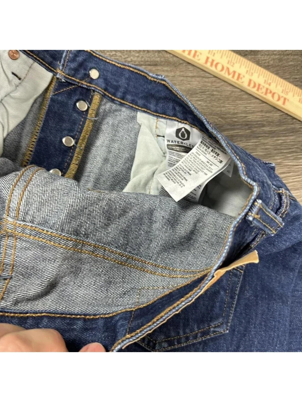 Vintage Levi’s 501 dark blue denim jeans straight fit button fly 32x31